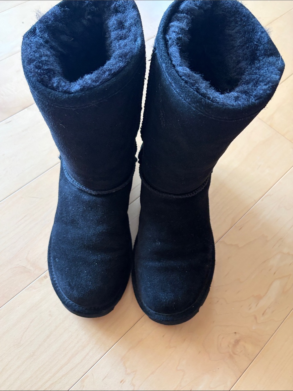 BearPaw Black Short Shearling-Lined Winter Boots size 8